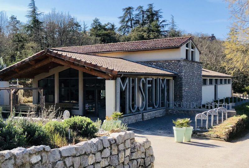 Muséum de l’Ardèche : fossiles et dinosaures à Balazuc - 1