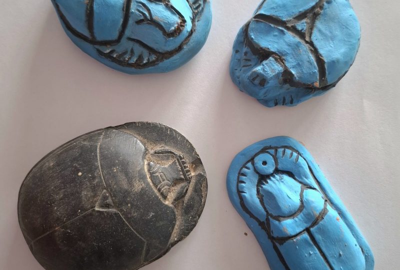 Atelier « Amulettes scarabées » à MuséAl à Alba-la-Romaine - 0